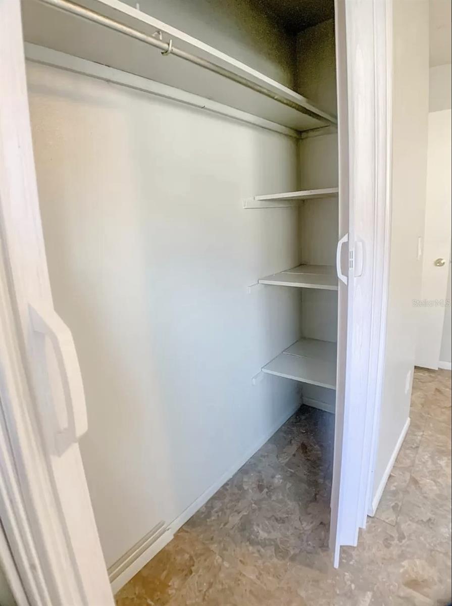 EAST PALMETTO - Residential Lease