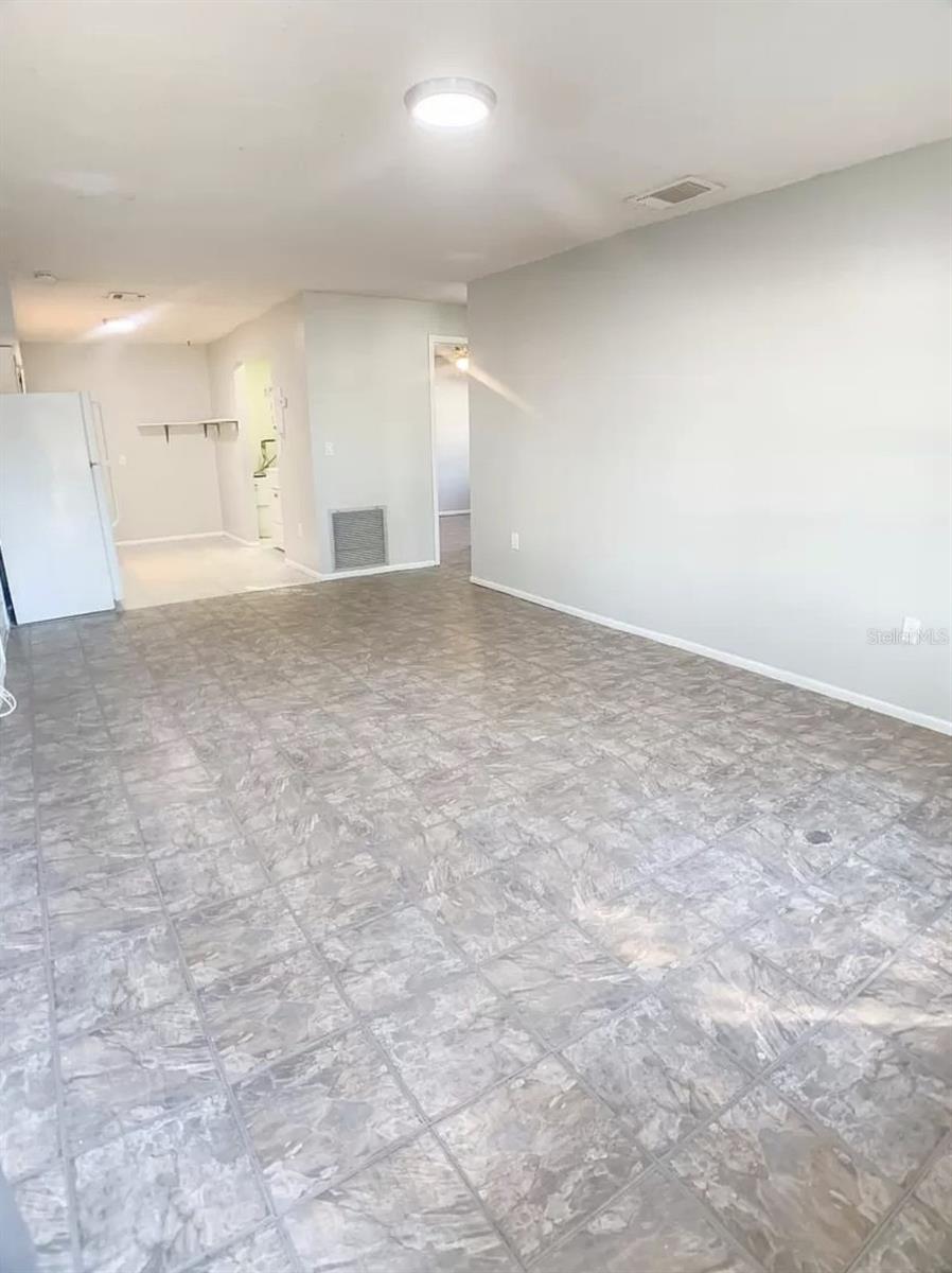 EAST PALMETTO - Residential Lease