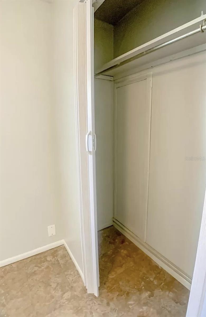 EAST PALMETTO - Residential Lease