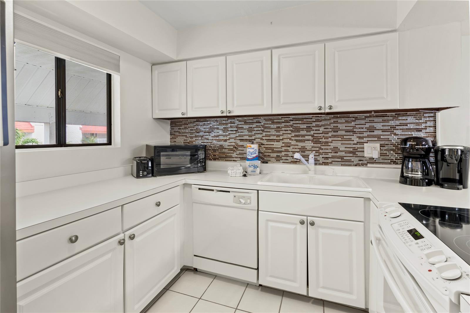 RUNAWAY BAY - Residential