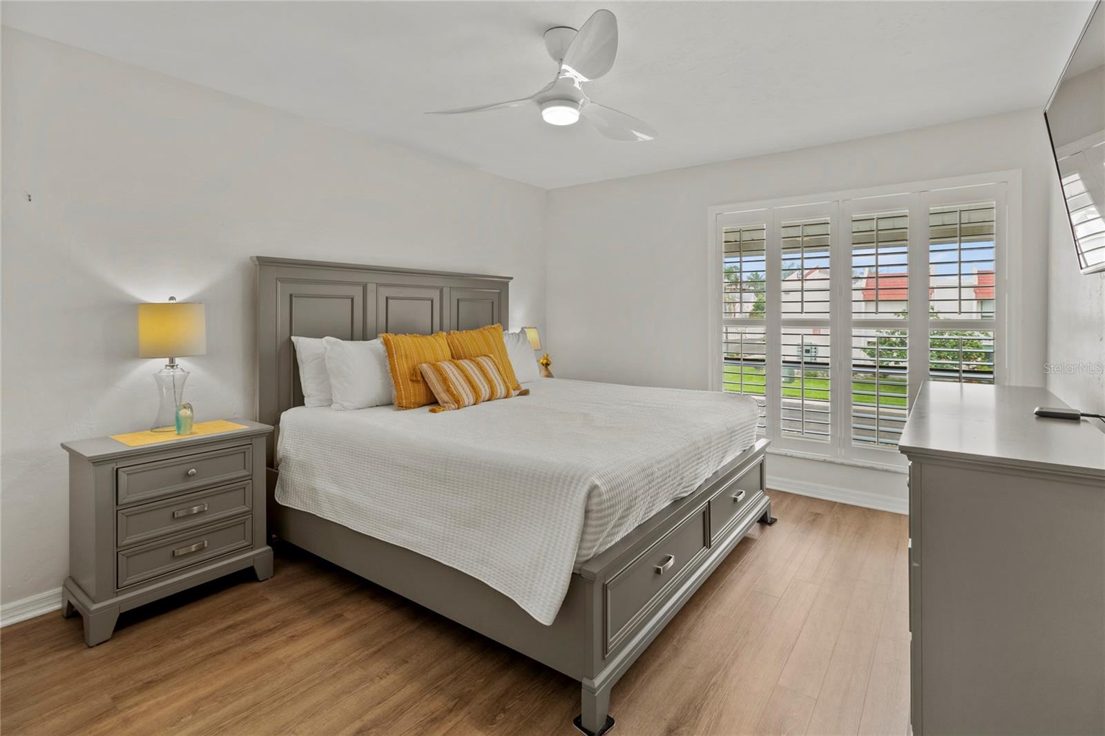 RUNAWAY BAY - Residential