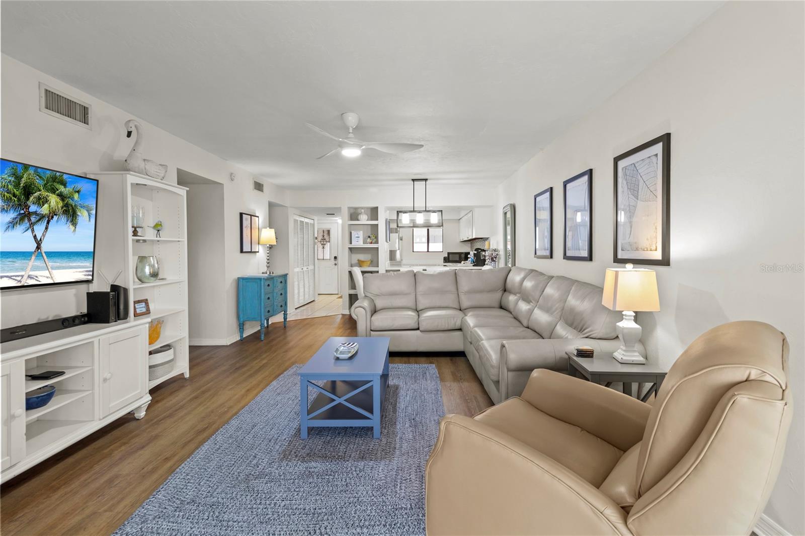 RUNAWAY BAY - Residential