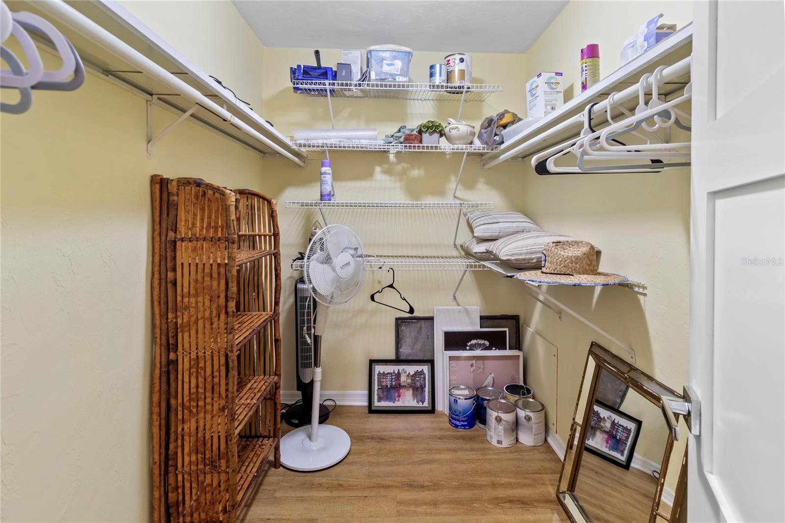 RUNAWAY BAY - Residential