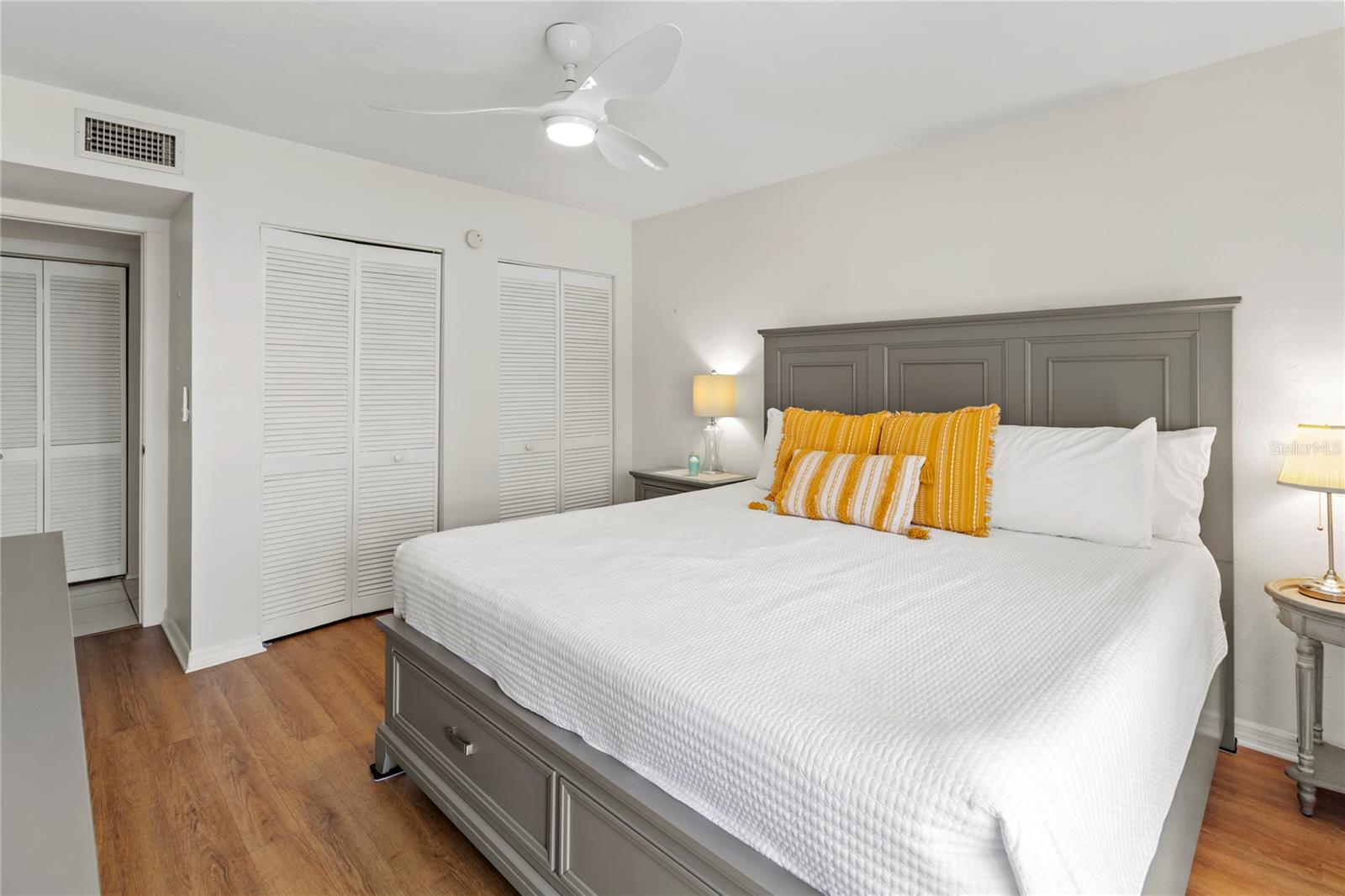 RUNAWAY BAY - Residential