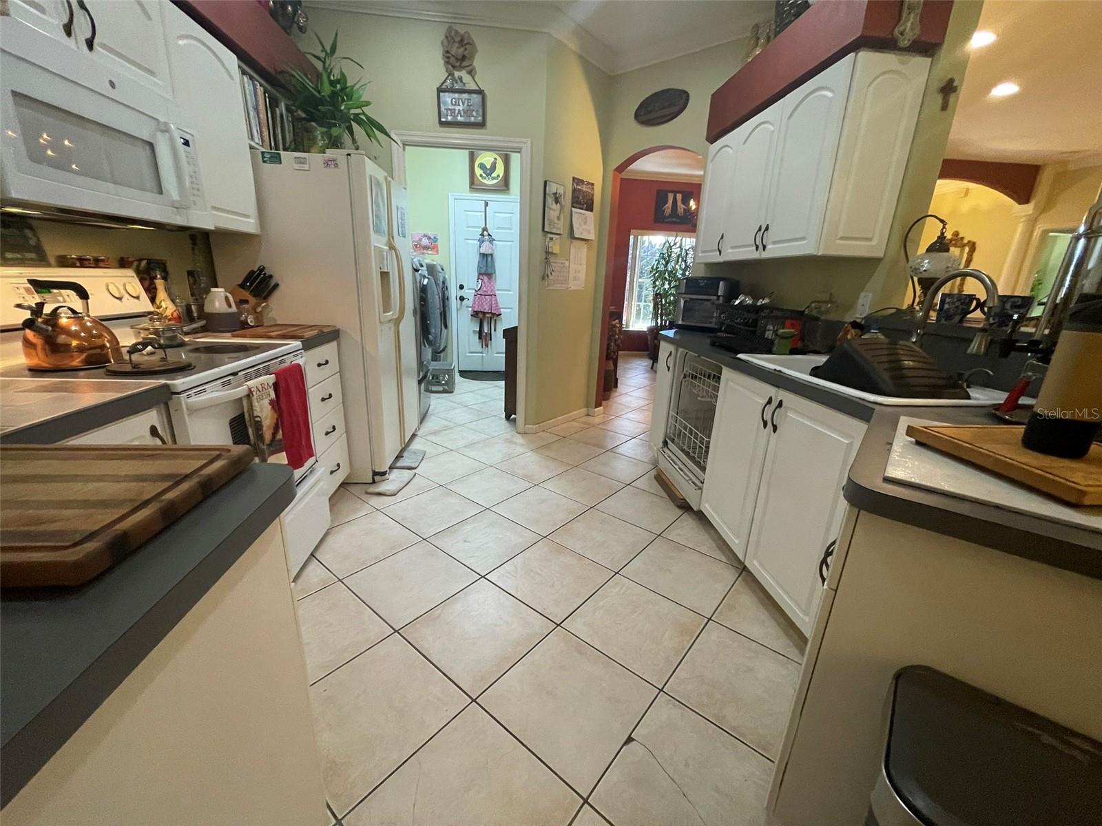 THREE OAKS - Residential