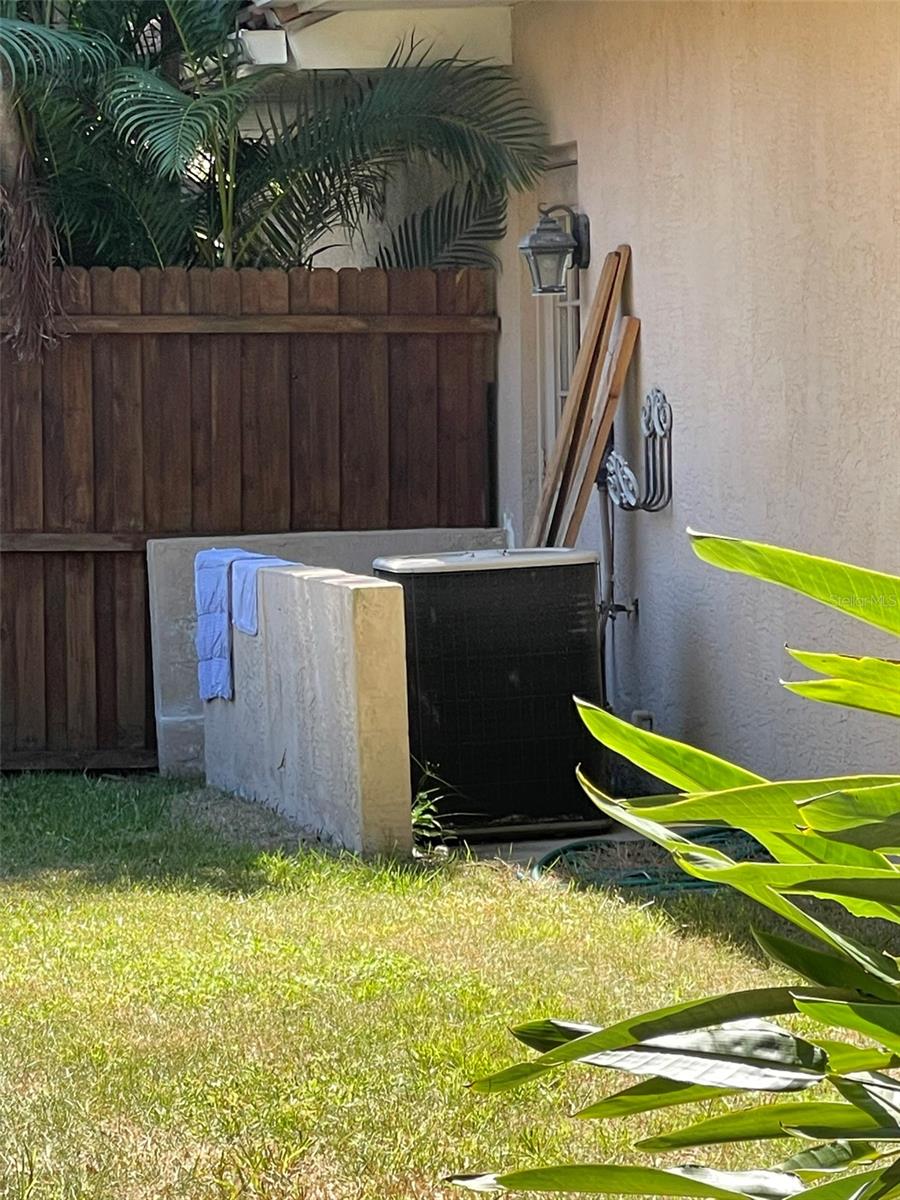 THREE OAKS - Residential