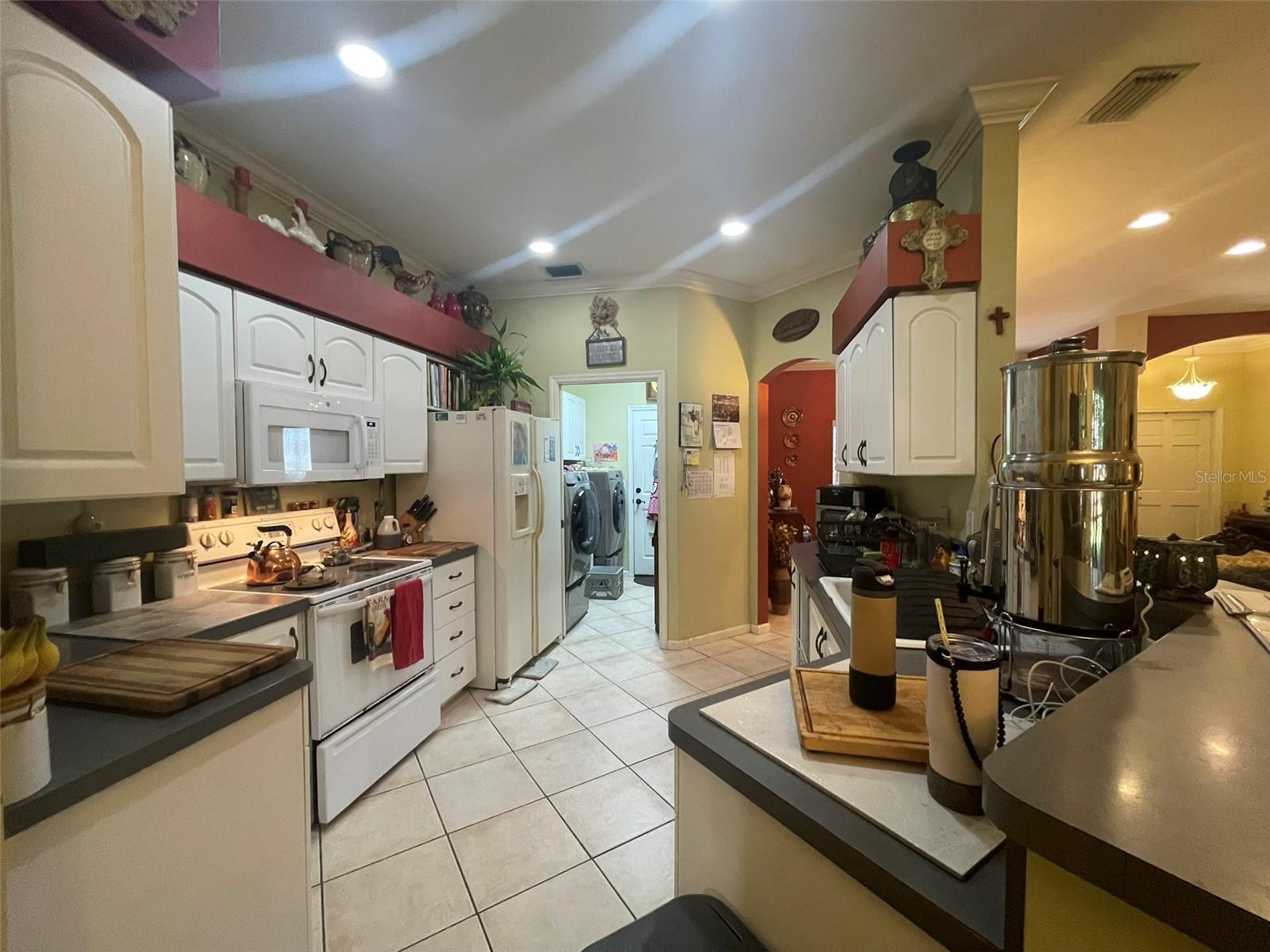 THREE OAKS - Residential