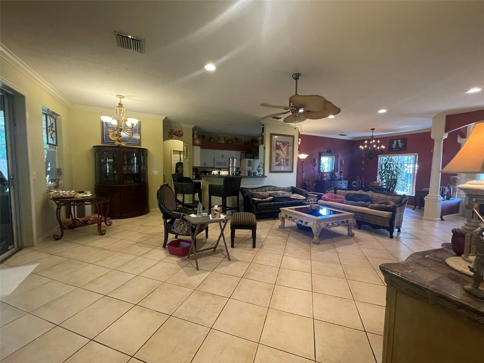 THREE OAKS - Residential