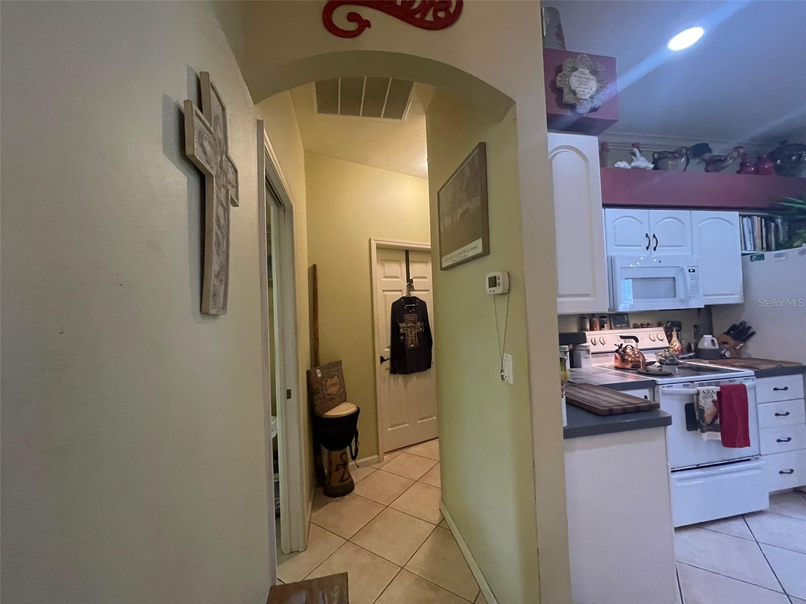 THREE OAKS - Residential