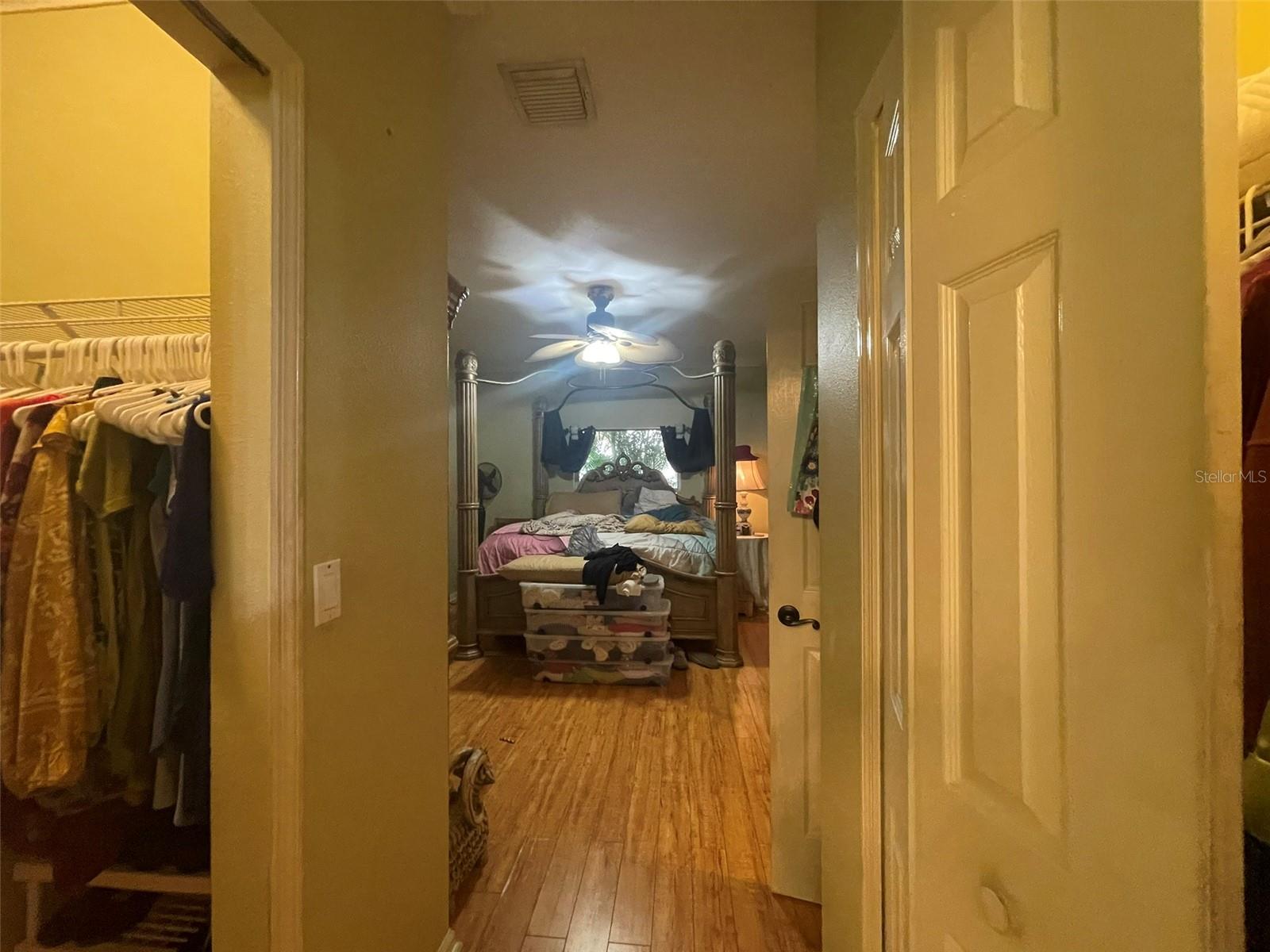 THREE OAKS - Residential