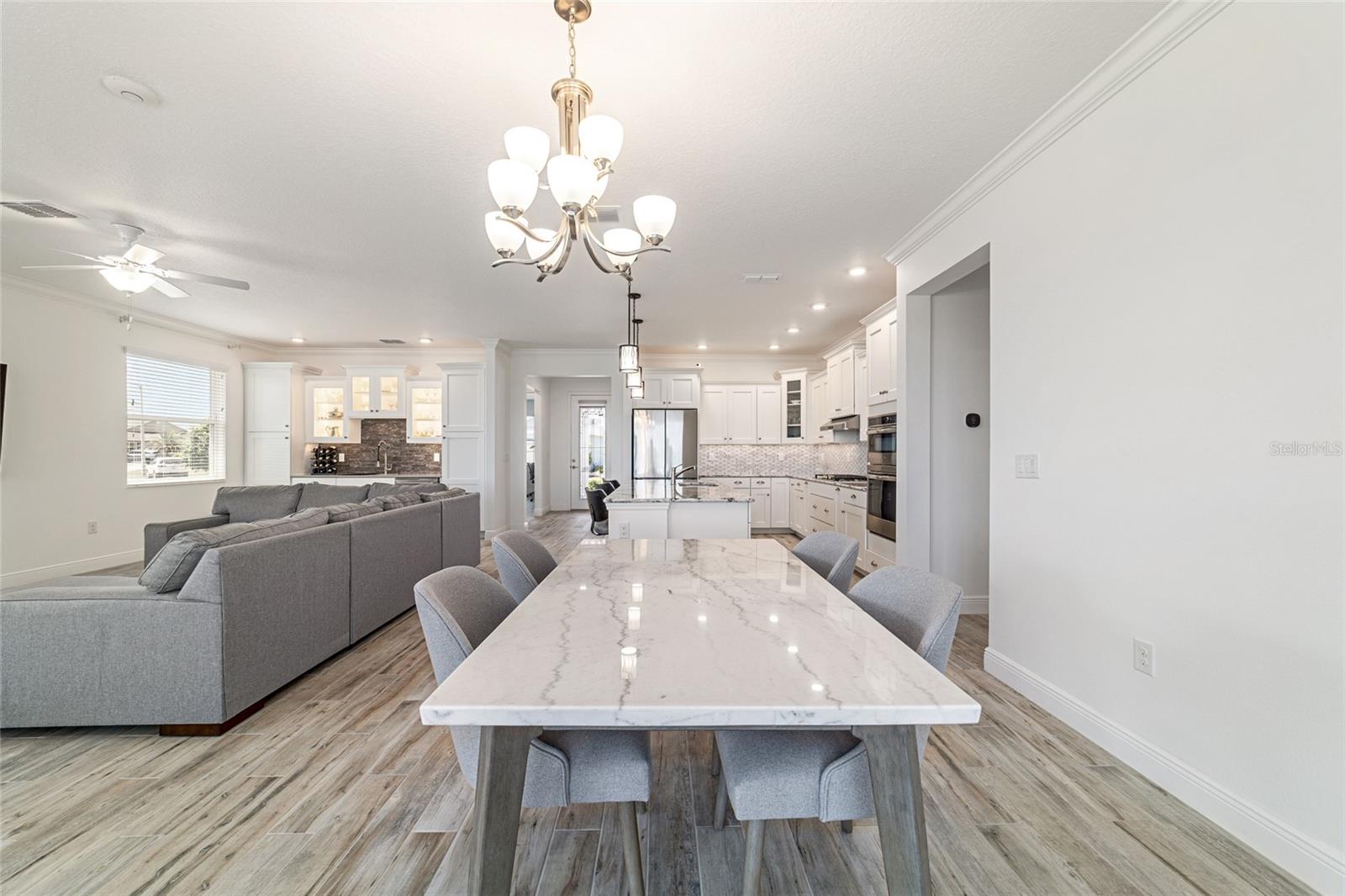 ON TOP OF THE WORLD - Residential