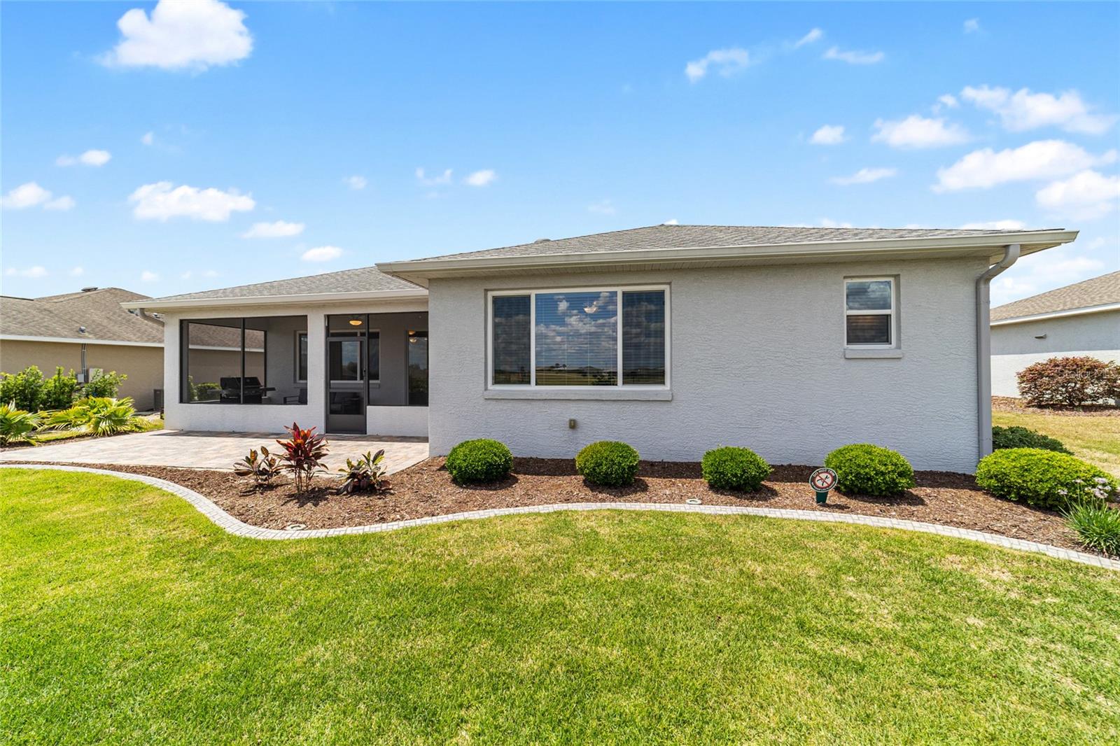 ON TOP OF THE WORLD - Residential