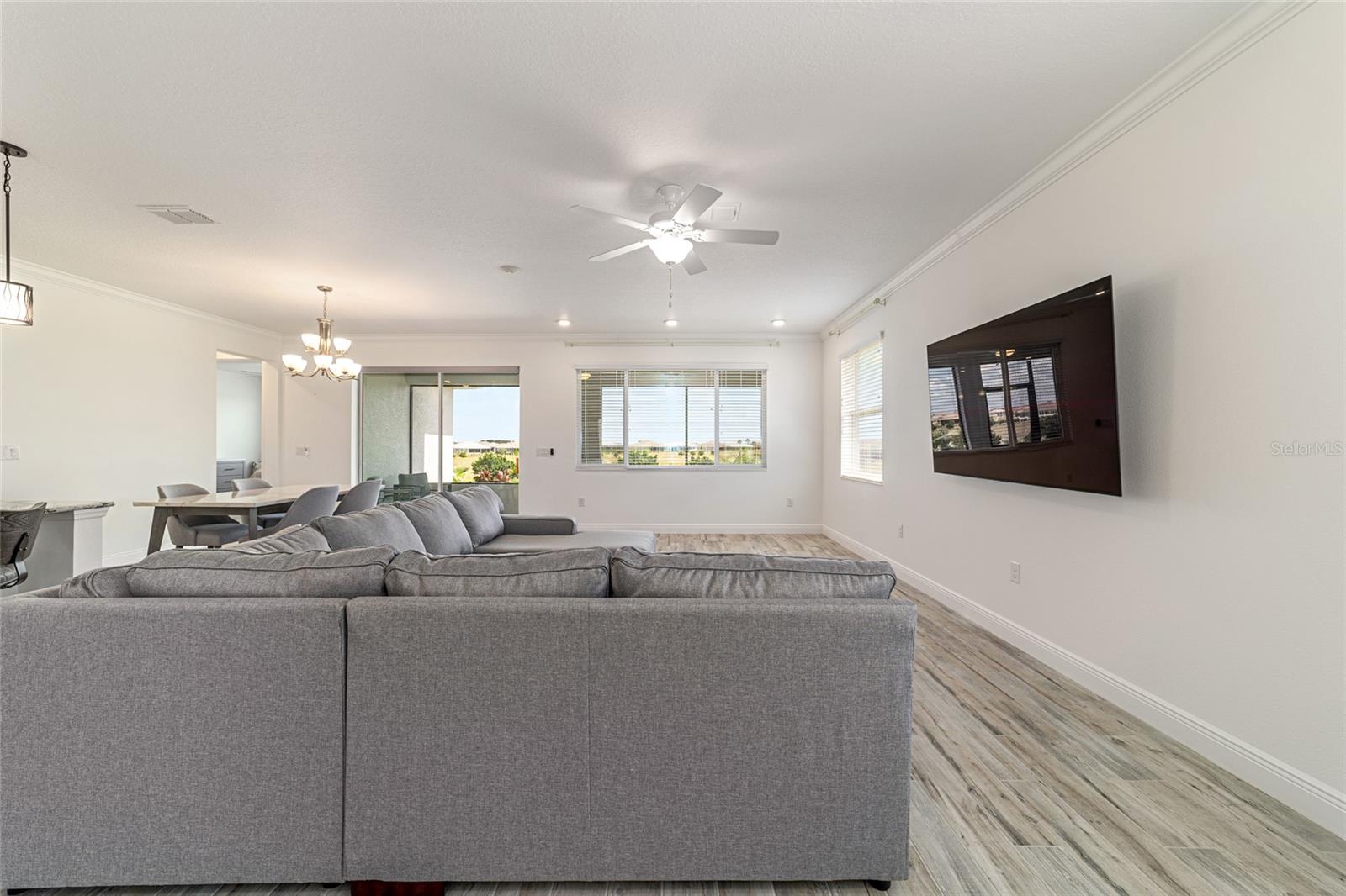 ON TOP OF THE WORLD - Residential