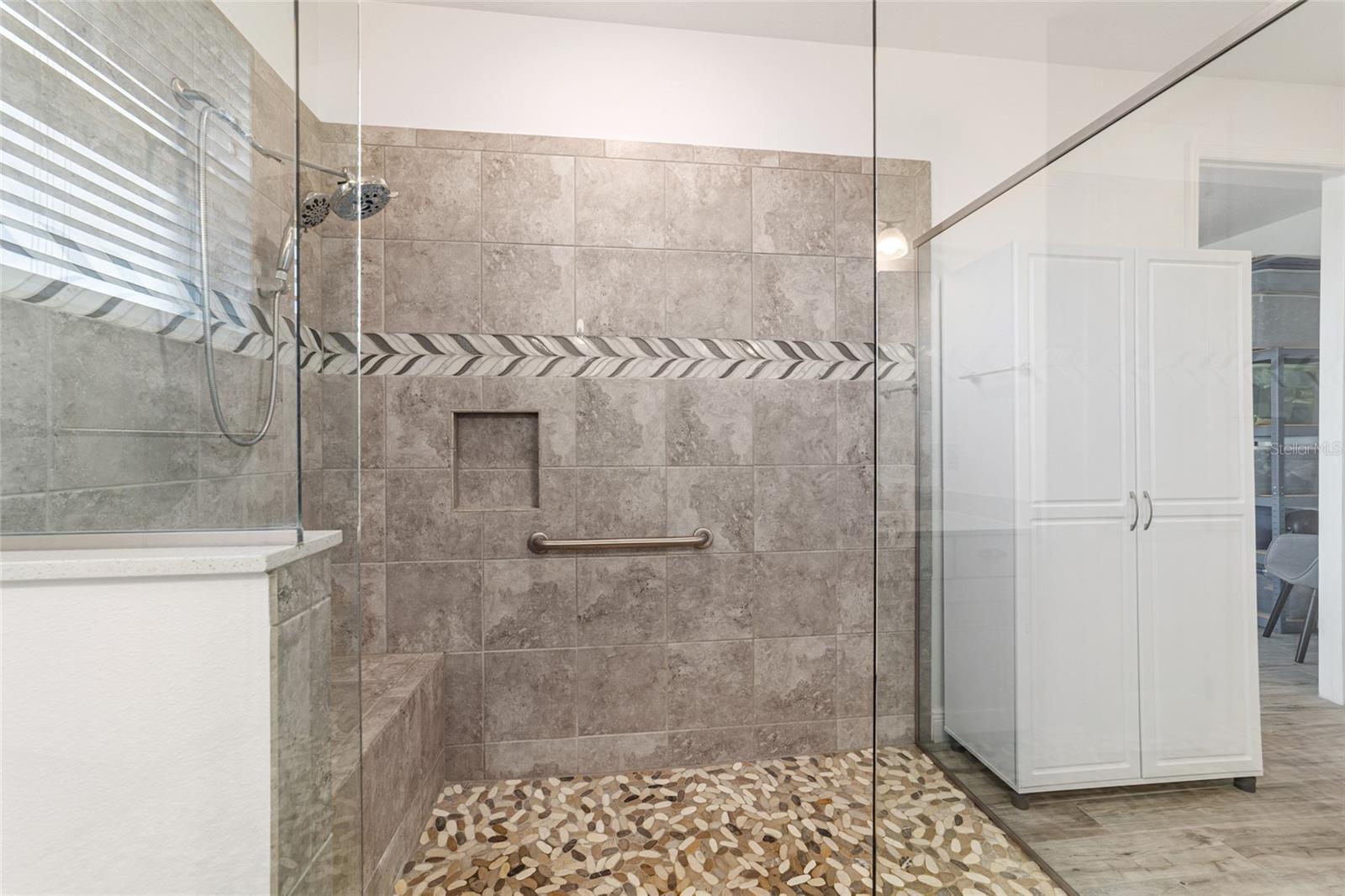 ON TOP OF THE WORLD - Residential