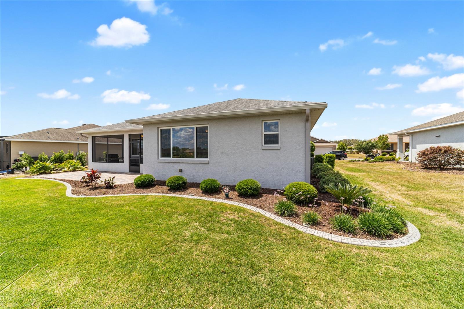 ON TOP OF THE WORLD - Residential