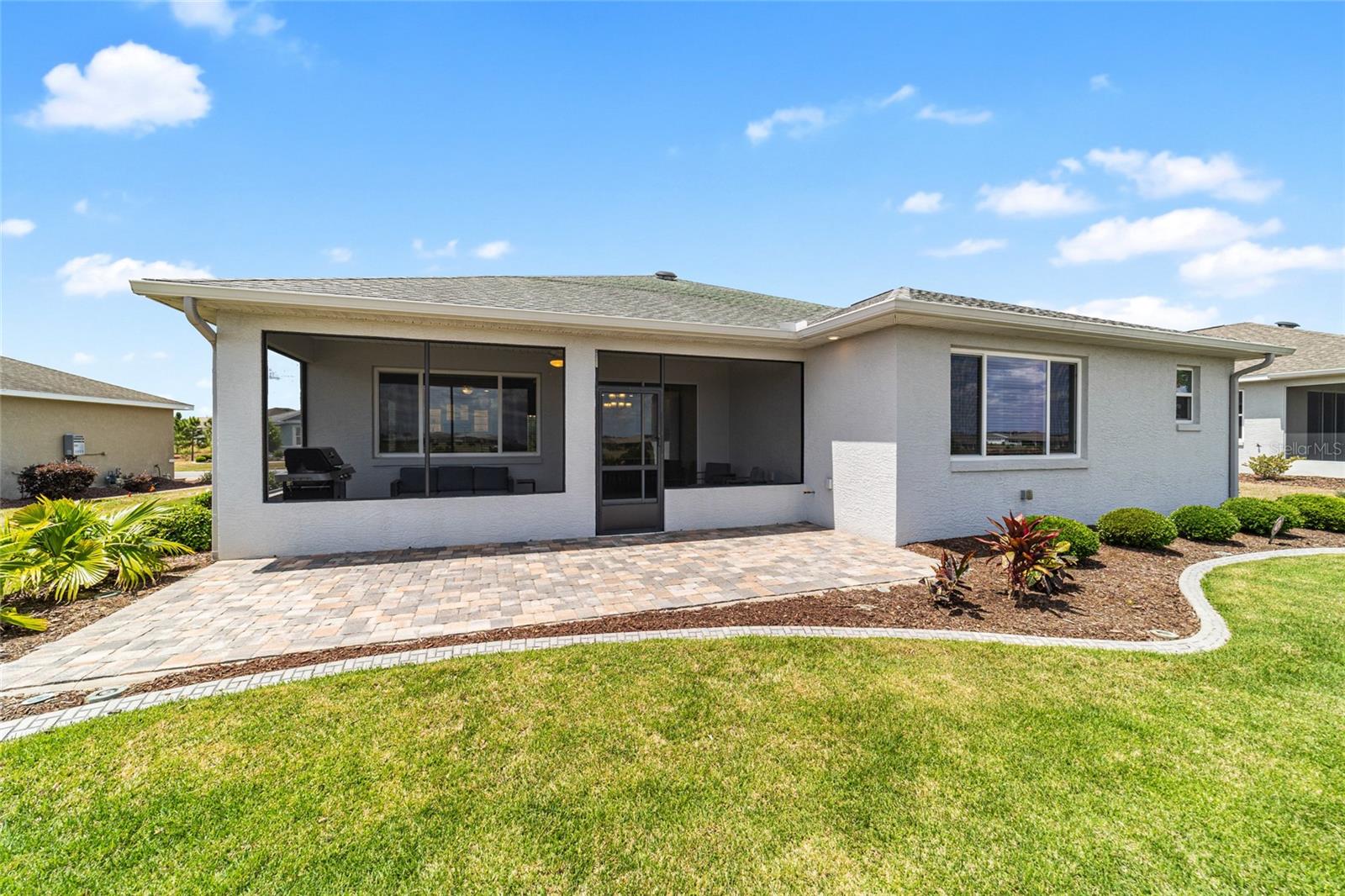 ON TOP OF THE WORLD - Residential