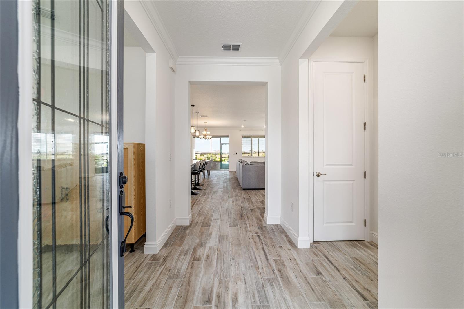 ON TOP OF THE WORLD - Residential