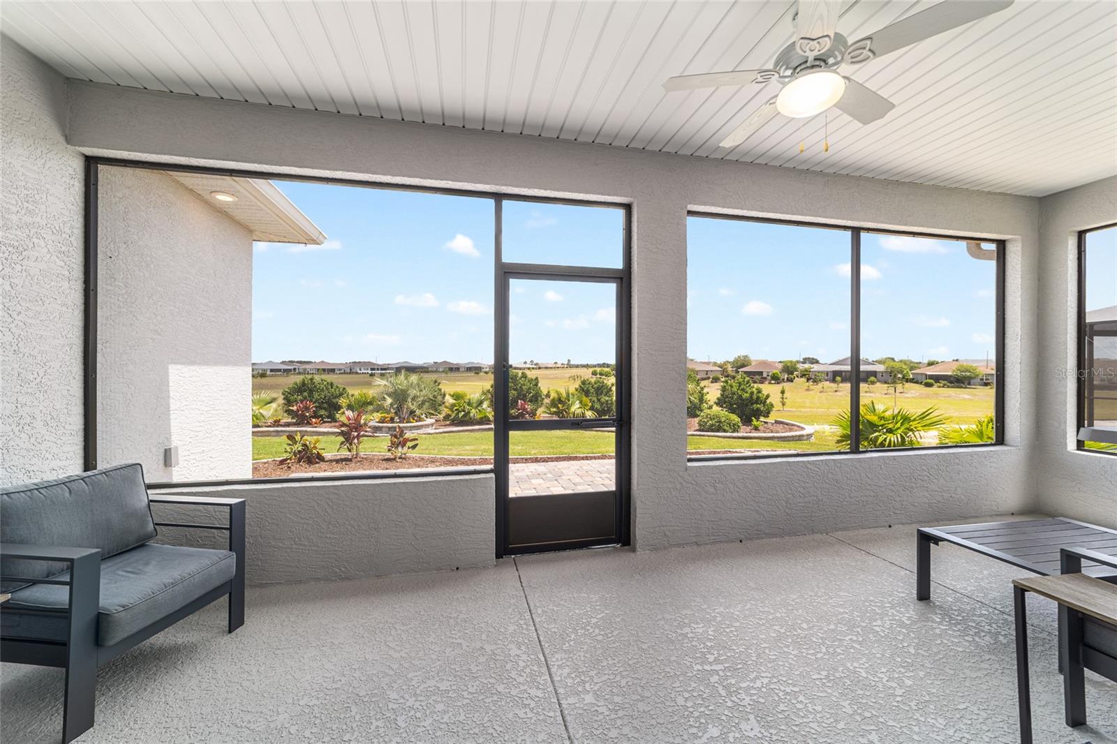 ON TOP OF THE WORLD - Residential