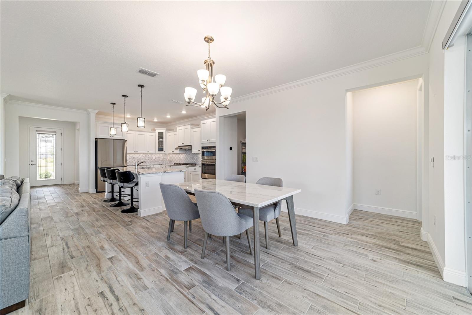 ON TOP OF THE WORLD - Residential