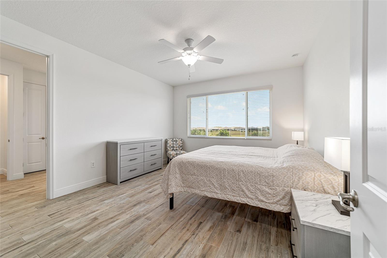 ON TOP OF THE WORLD - Residential