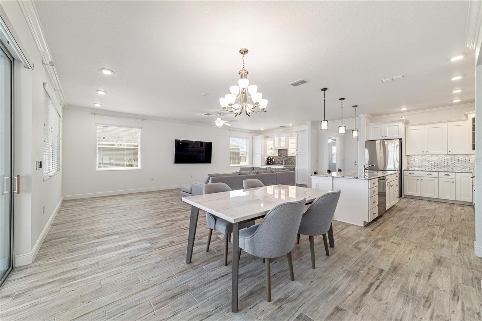 ON TOP OF THE WORLD - Residential