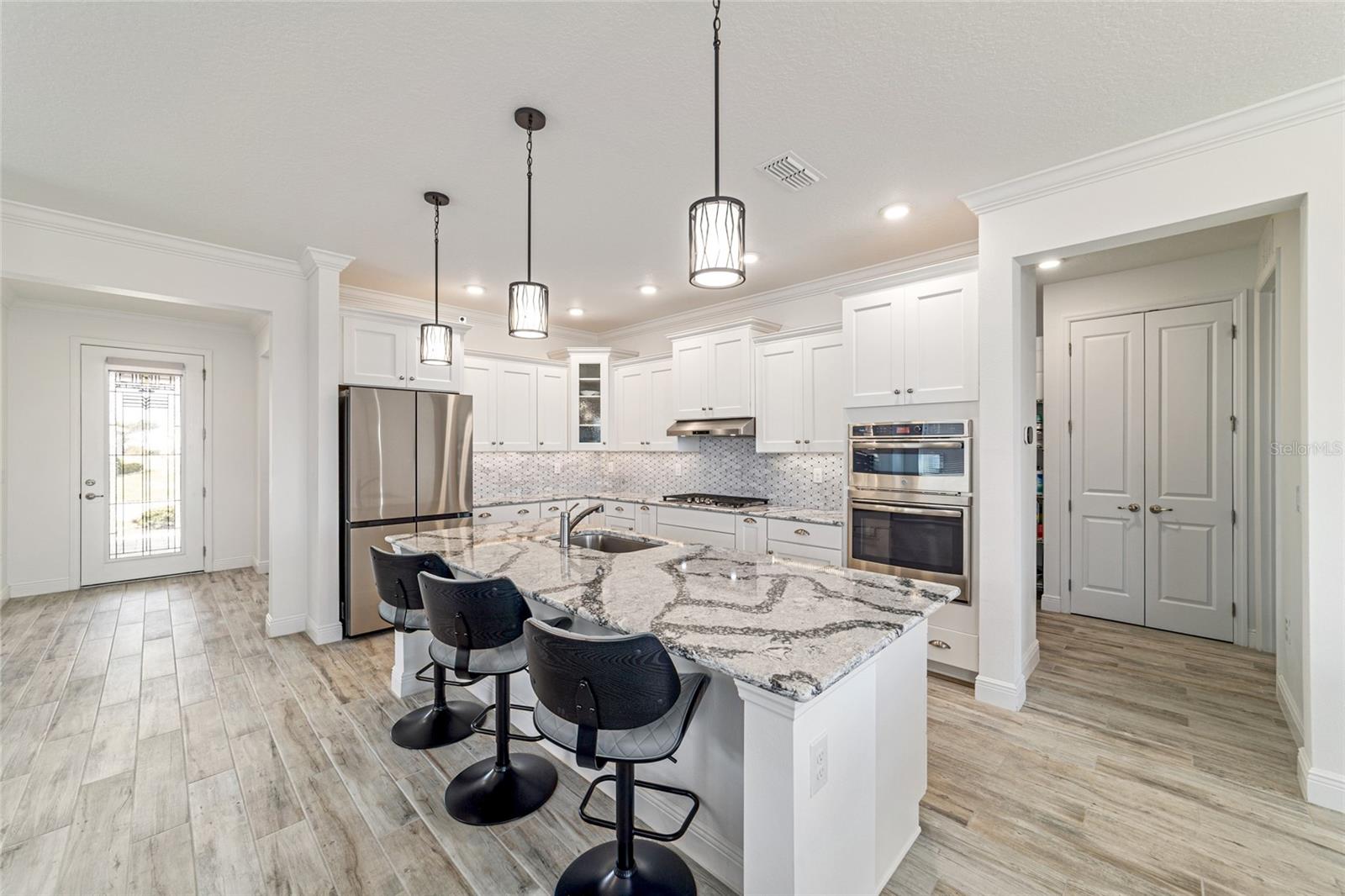 ON TOP OF THE WORLD - Residential