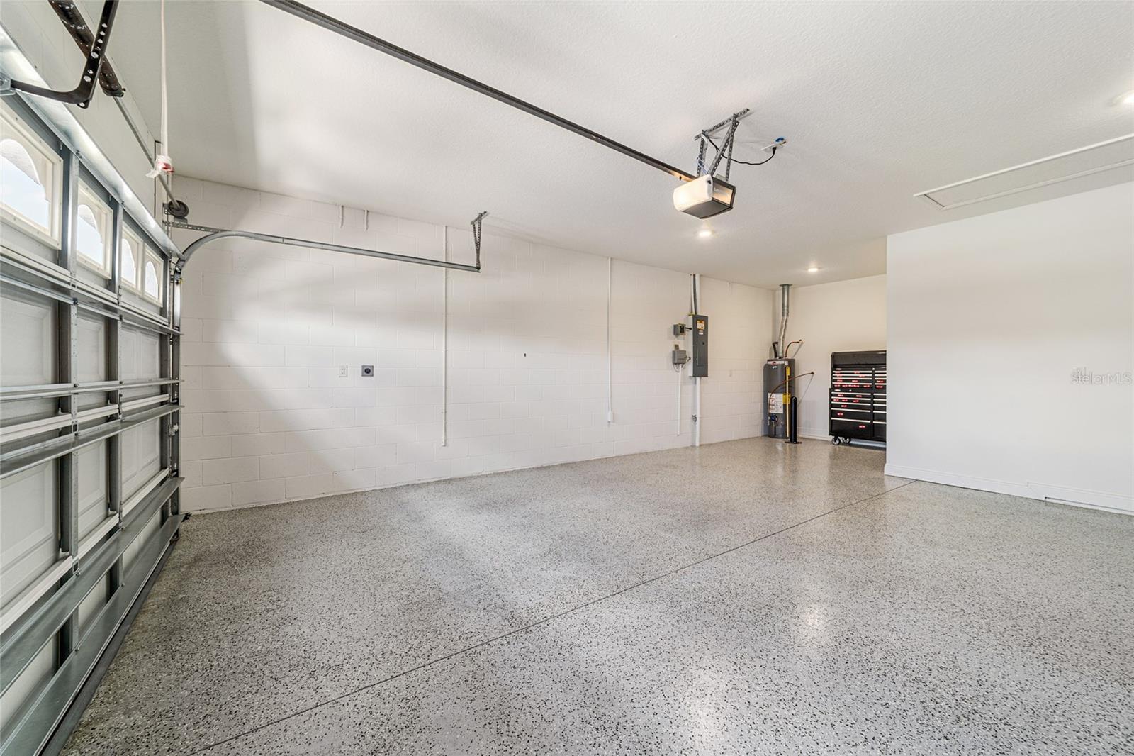 ON TOP OF THE WORLD - Residential