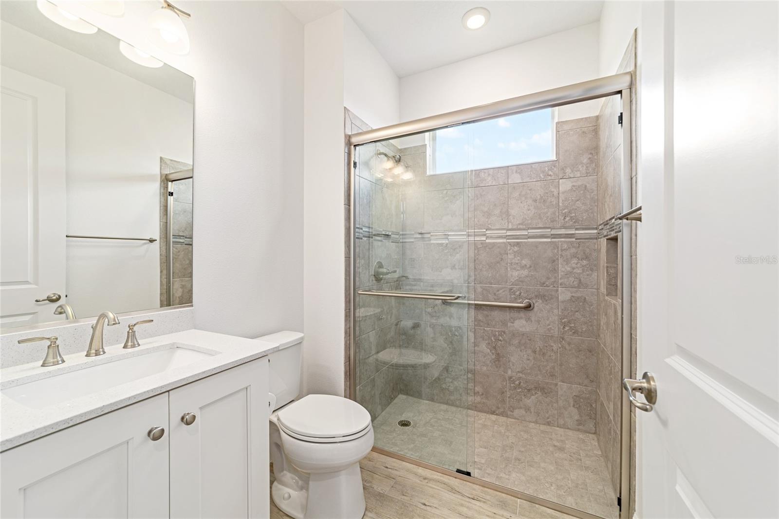 ON TOP OF THE WORLD - Residential