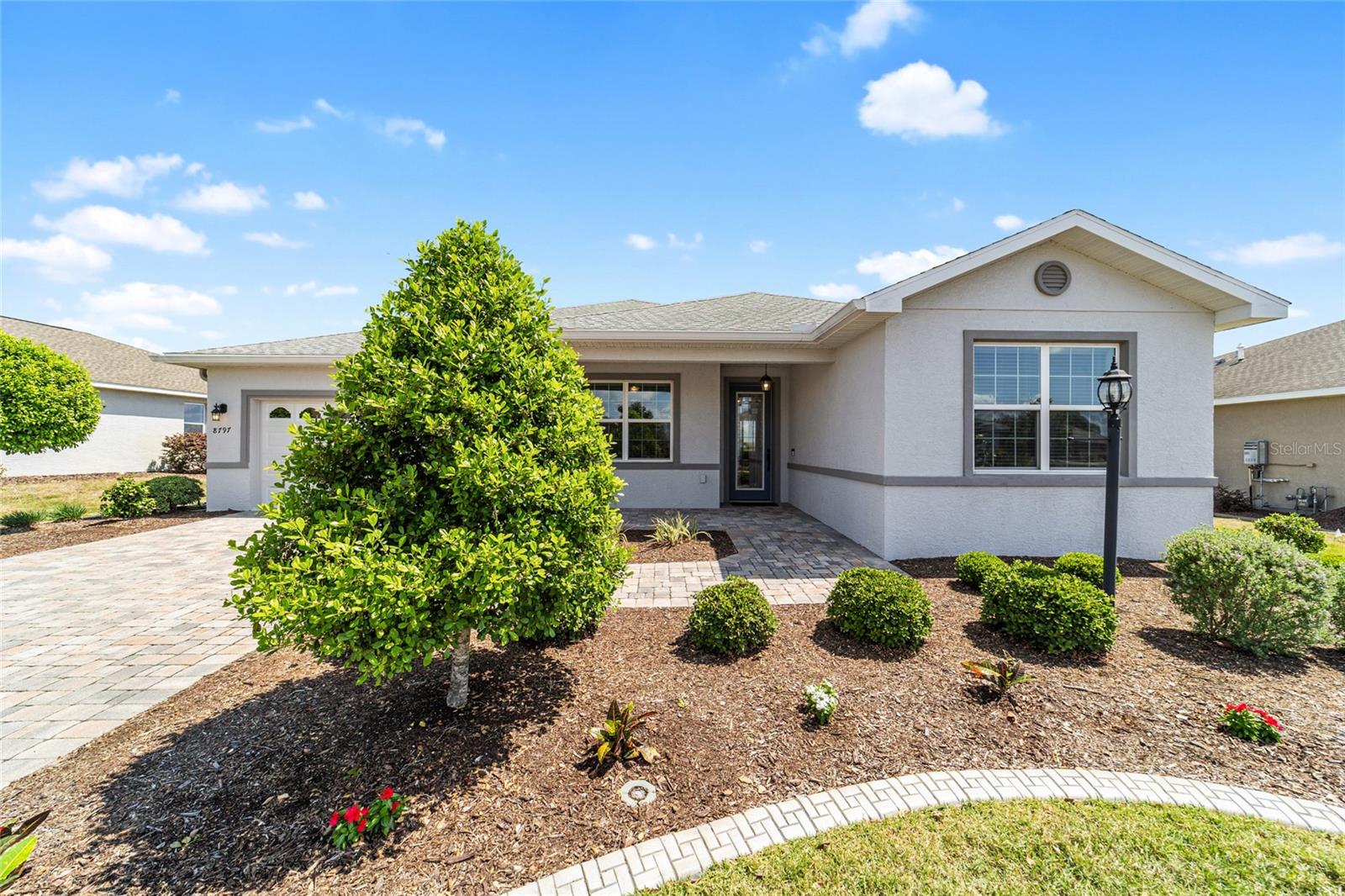 ON TOP OF THE WORLD - Residential