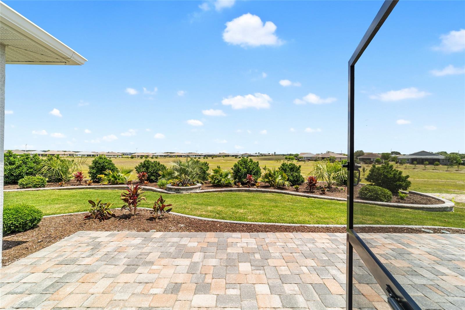 ON TOP OF THE WORLD - Residential