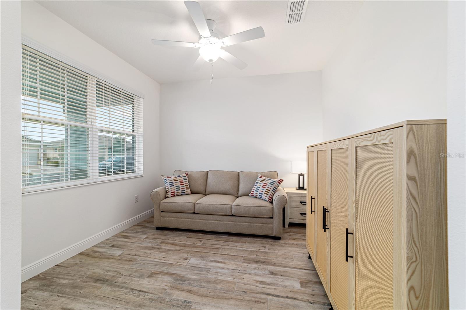 ON TOP OF THE WORLD - Residential