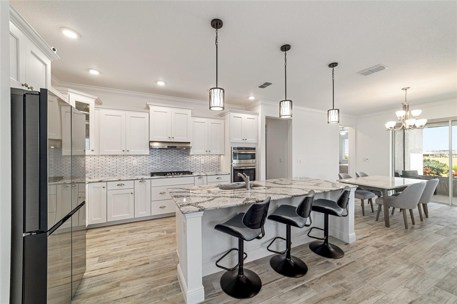 ON TOP OF THE WORLD - Residential