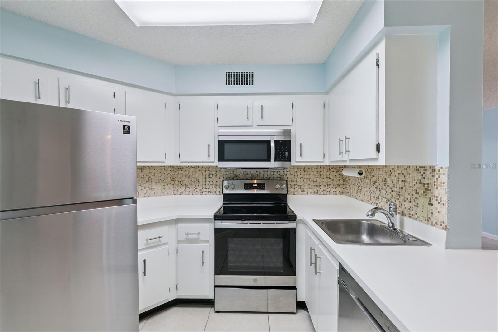 SOUTHPOINTE CONDO - Residential