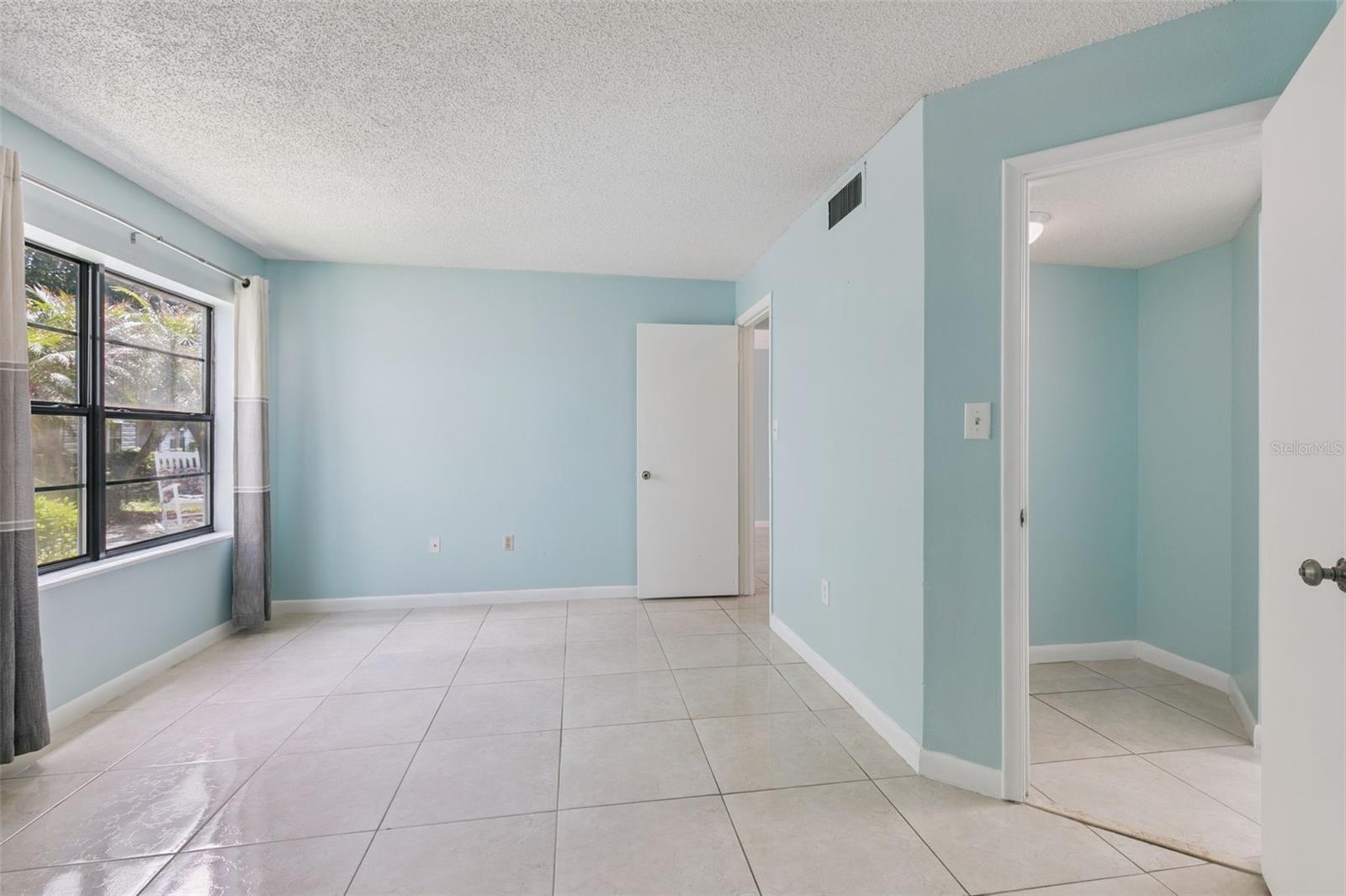 SOUTHPOINTE CONDO - Residential