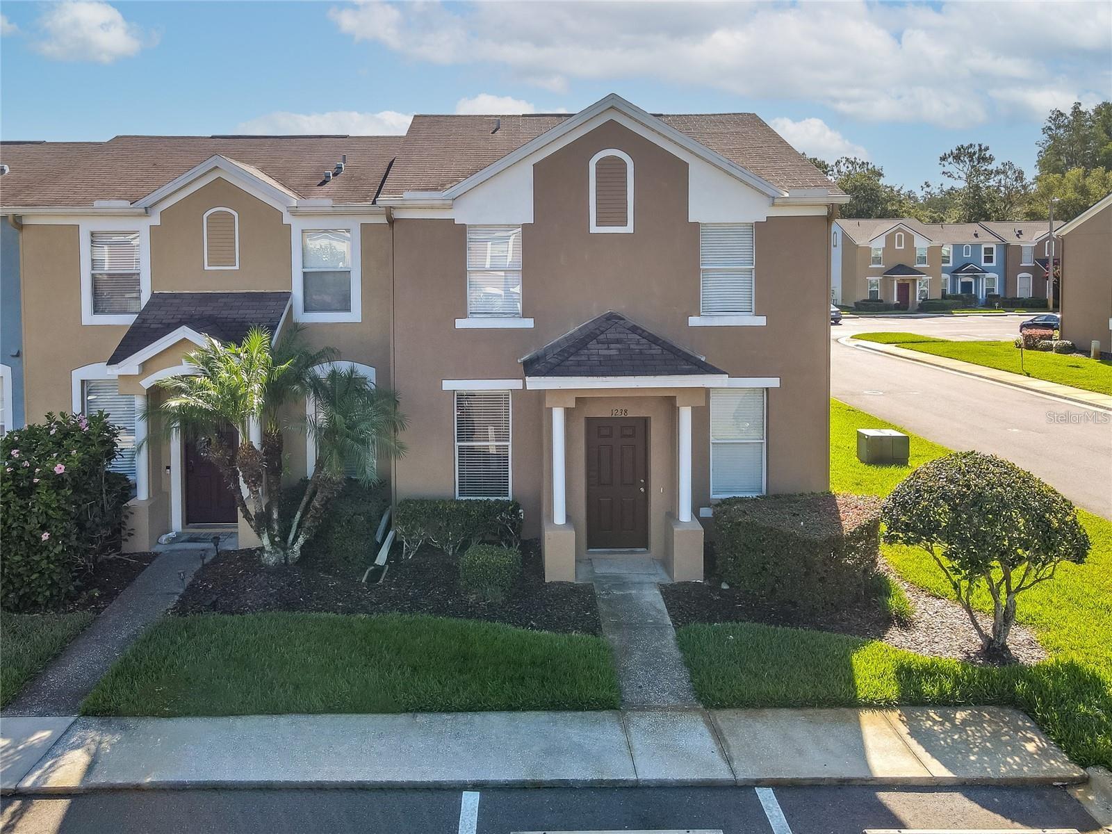 Spacious 3BR/2.5BA End-Unit Townhome in Gated Meadow Pointe II!
Enjoy comfort and convenience in this bright two-story home featuring an open living and dining area, modern kitchen, and a private screened lanai perfect for relaxing. Upstairs offers three roomy bedrooms, including a primary suite with walk-in closet and private bath, plus in-unit laundry for added ease.
Located in the desirable Charlesworth neighborhood of Meadow Point , this end unit provides extra privacy and natural light. Residents have access to resort-style amenities: swimming pool, clubhouse, fitness center, playground, and sports courts. Close to top-rated schools, Wiregrass Mall, Tampa Premium Outlets, dining, and major highways for an easy commute.
Move-in ready — come see it today! Rental application is $40.