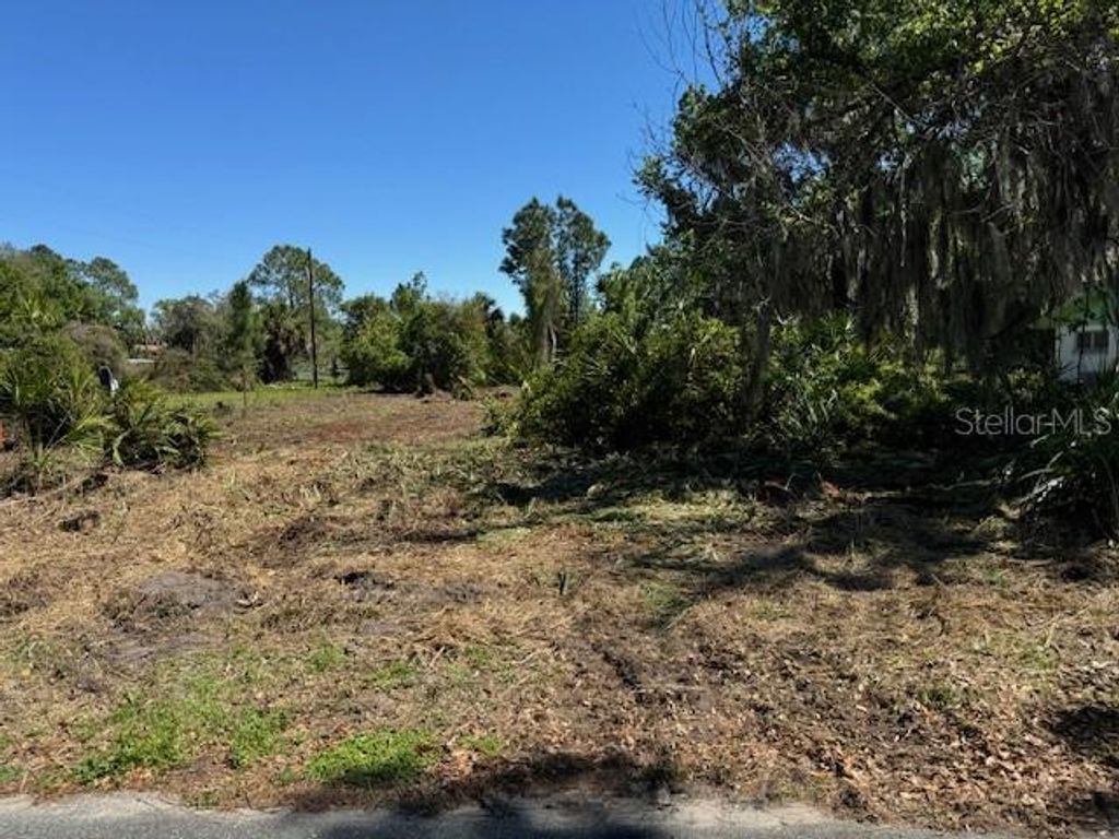 Photo of Cove Road, Tavares, FL 32778 (MLS # G5109101)