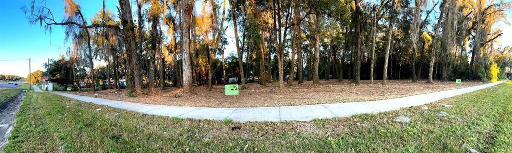 Photo of 18376 Us Hwy 301, Dade City, FL 33523 (MLS # TB8476626)