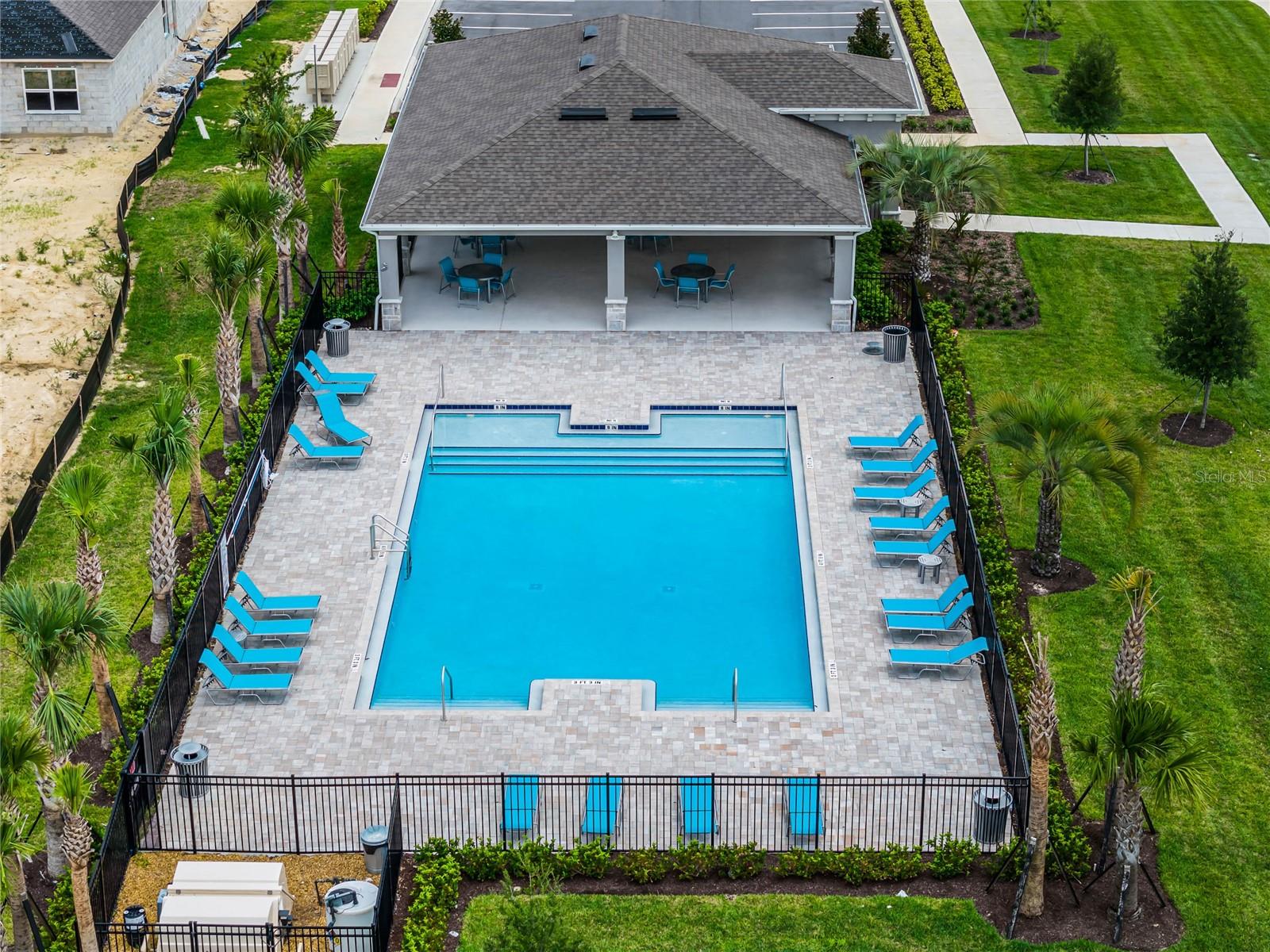 OAK POINTE - Residential