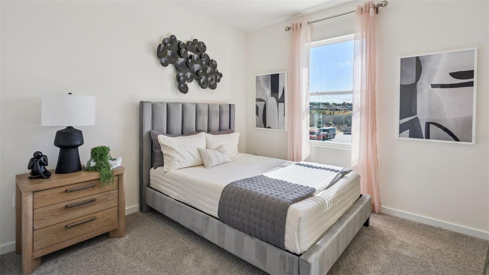 OAK POINTE - Residential