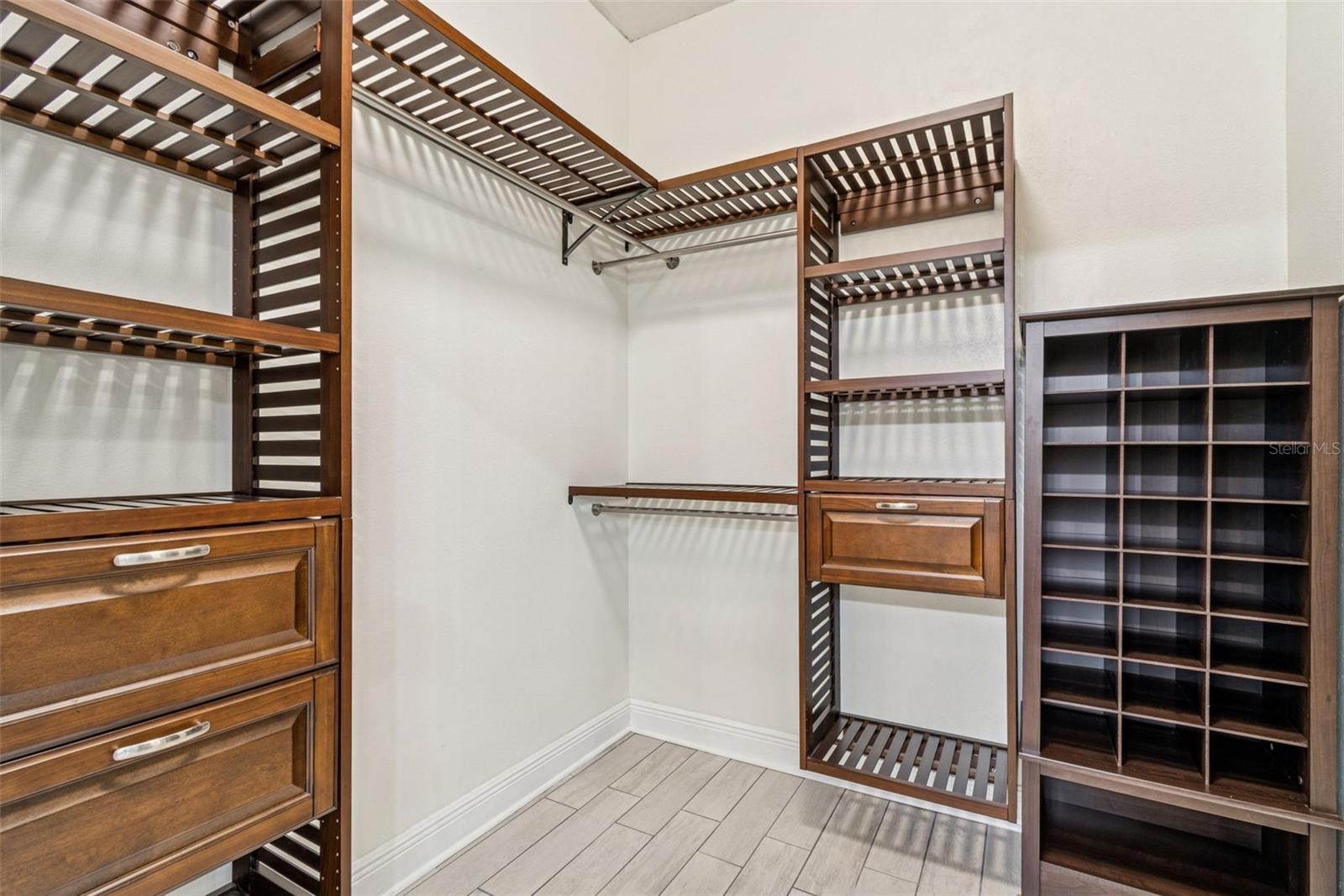 TRADITIONS - Residential