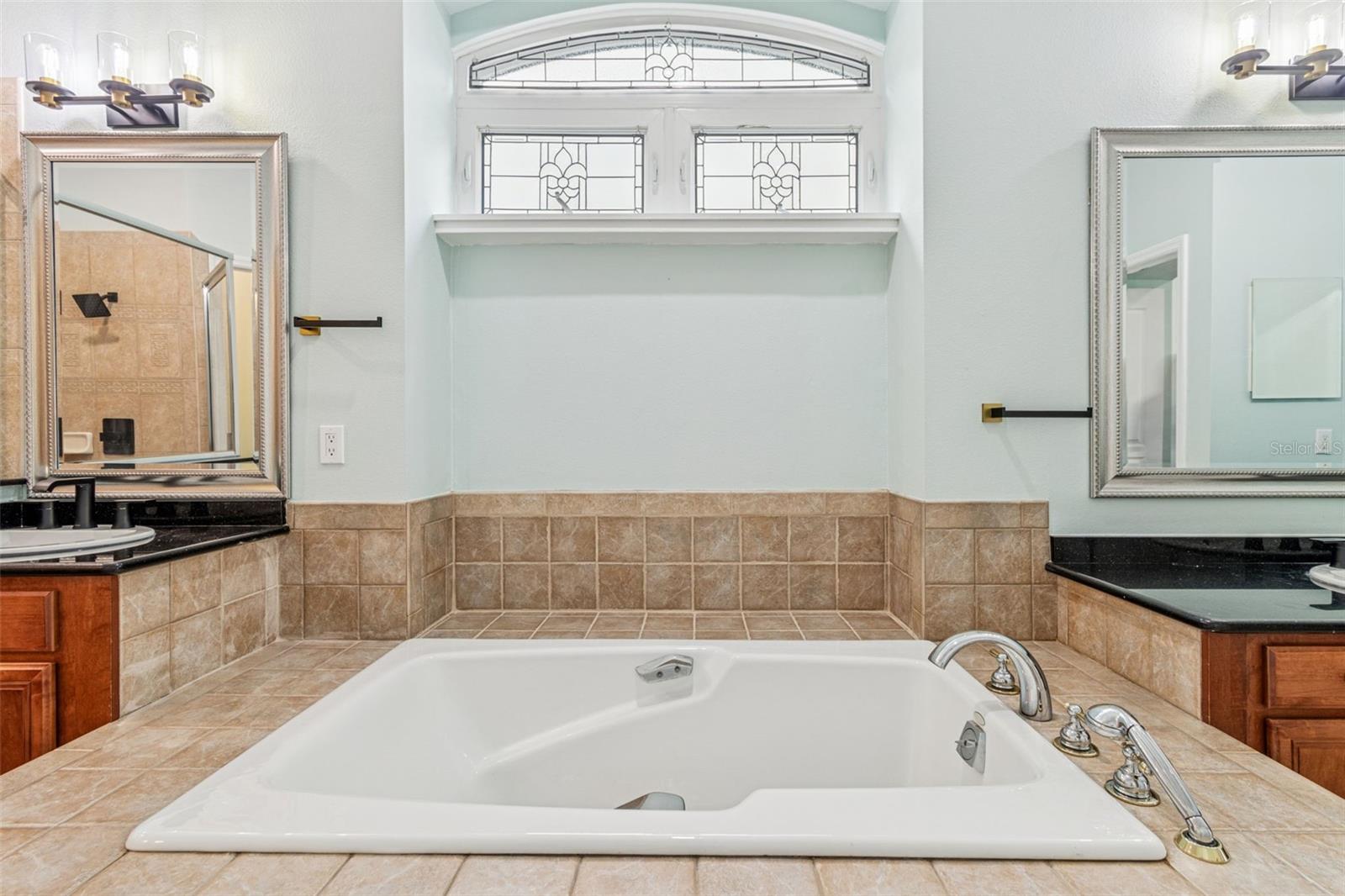 TRADITIONS - Residential