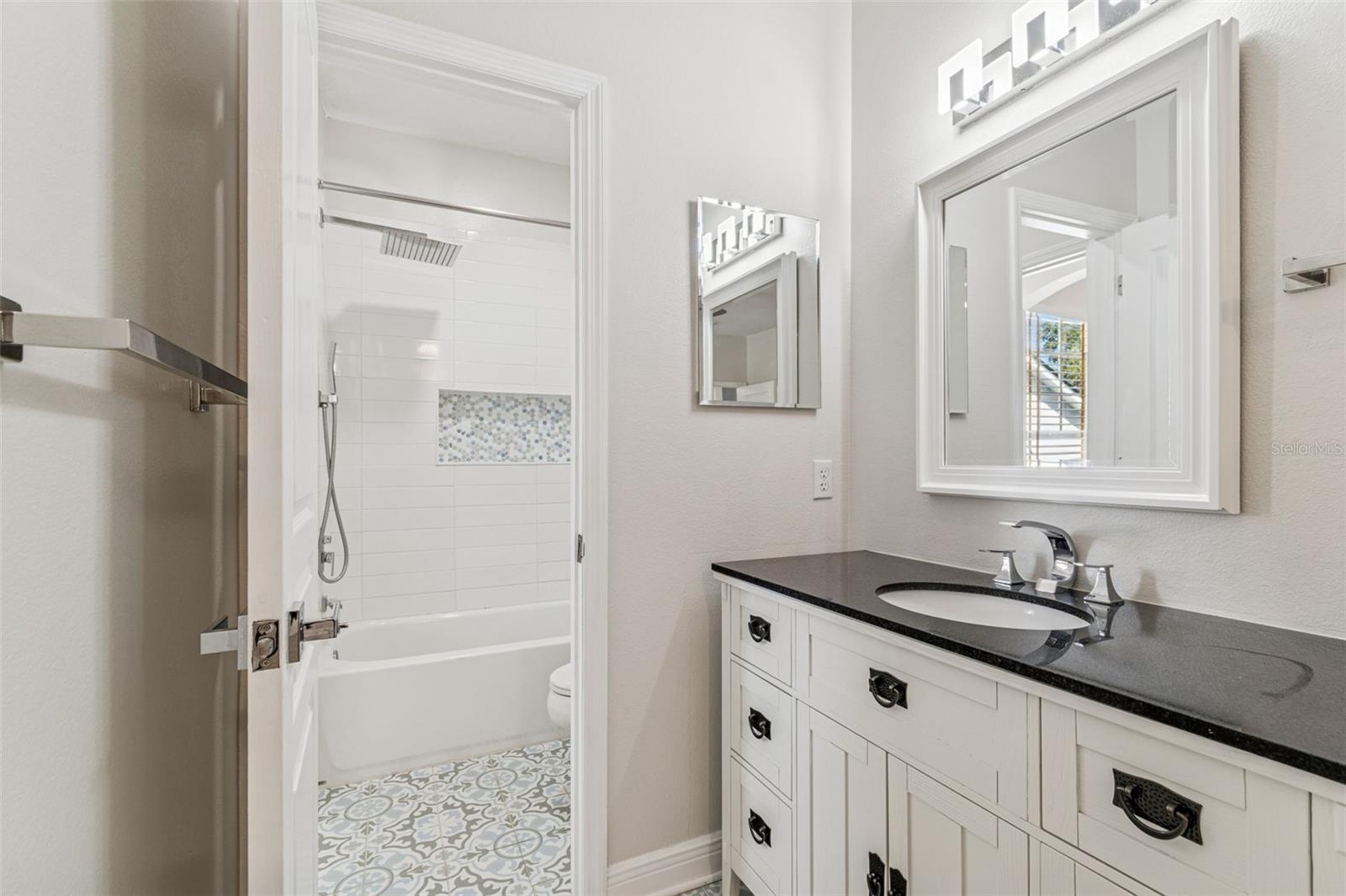 TRADITIONS - Residential