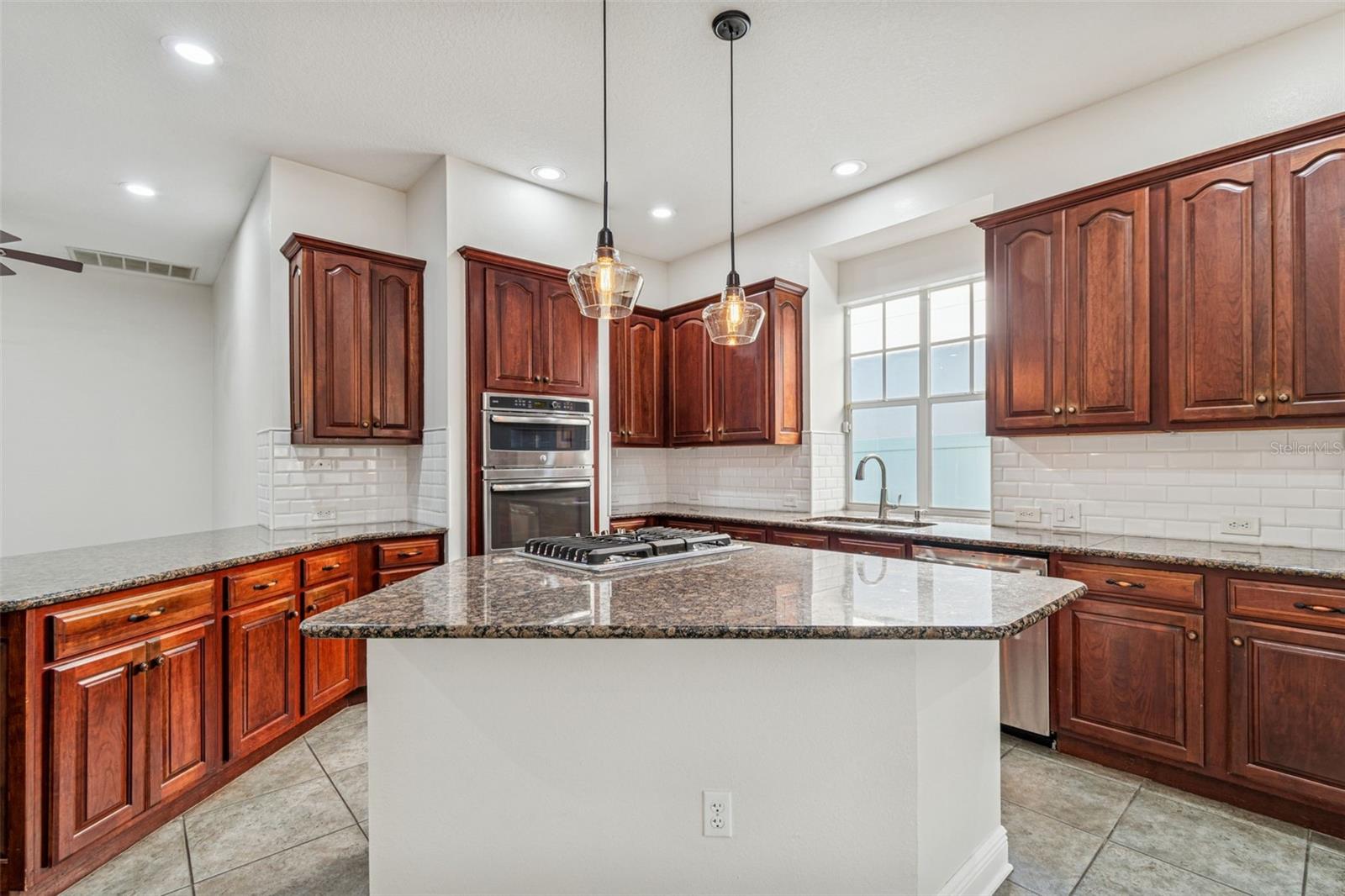 TRADITIONS - Residential