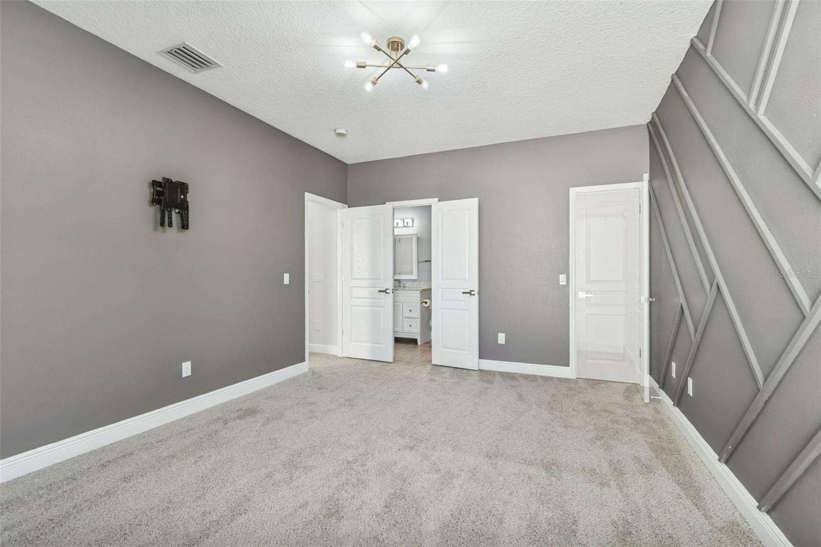 TRADITIONS - Residential