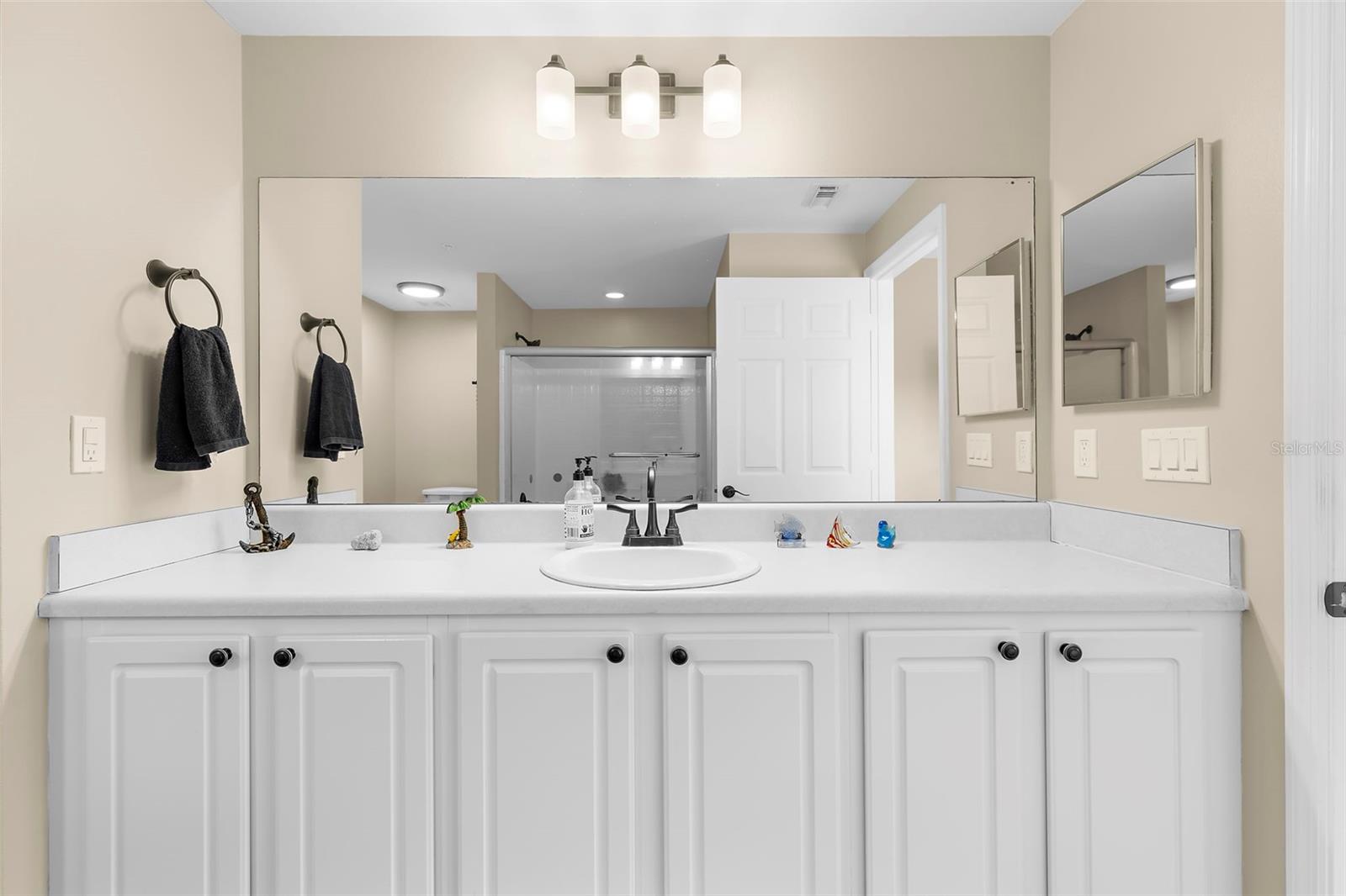LAS PALMAS OF SARASOTA - Residential Lease