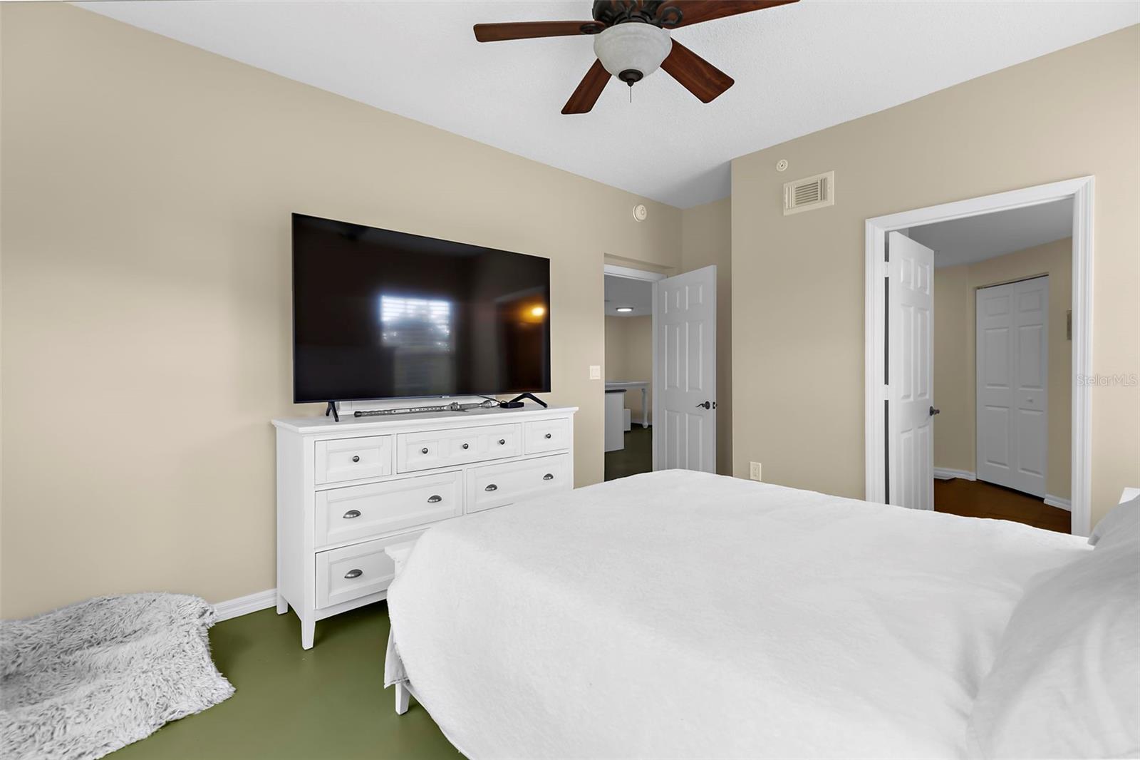 LAS PALMAS OF SARASOTA - Residential Lease