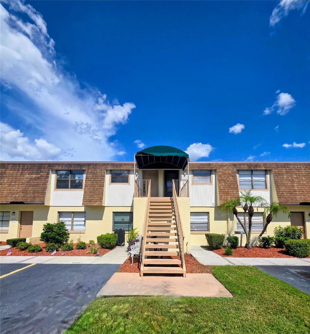 Photo of 6045 Topher Trail #24-C, Mulberry, FL 33860 (MLS # L4964411)