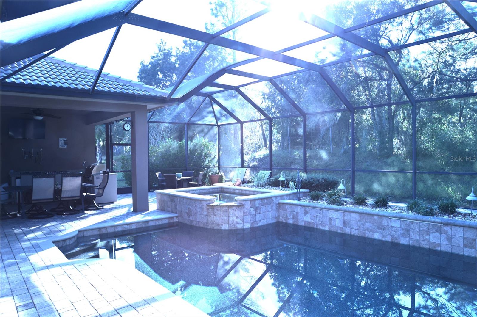 JULIETTE FALLS - Residential