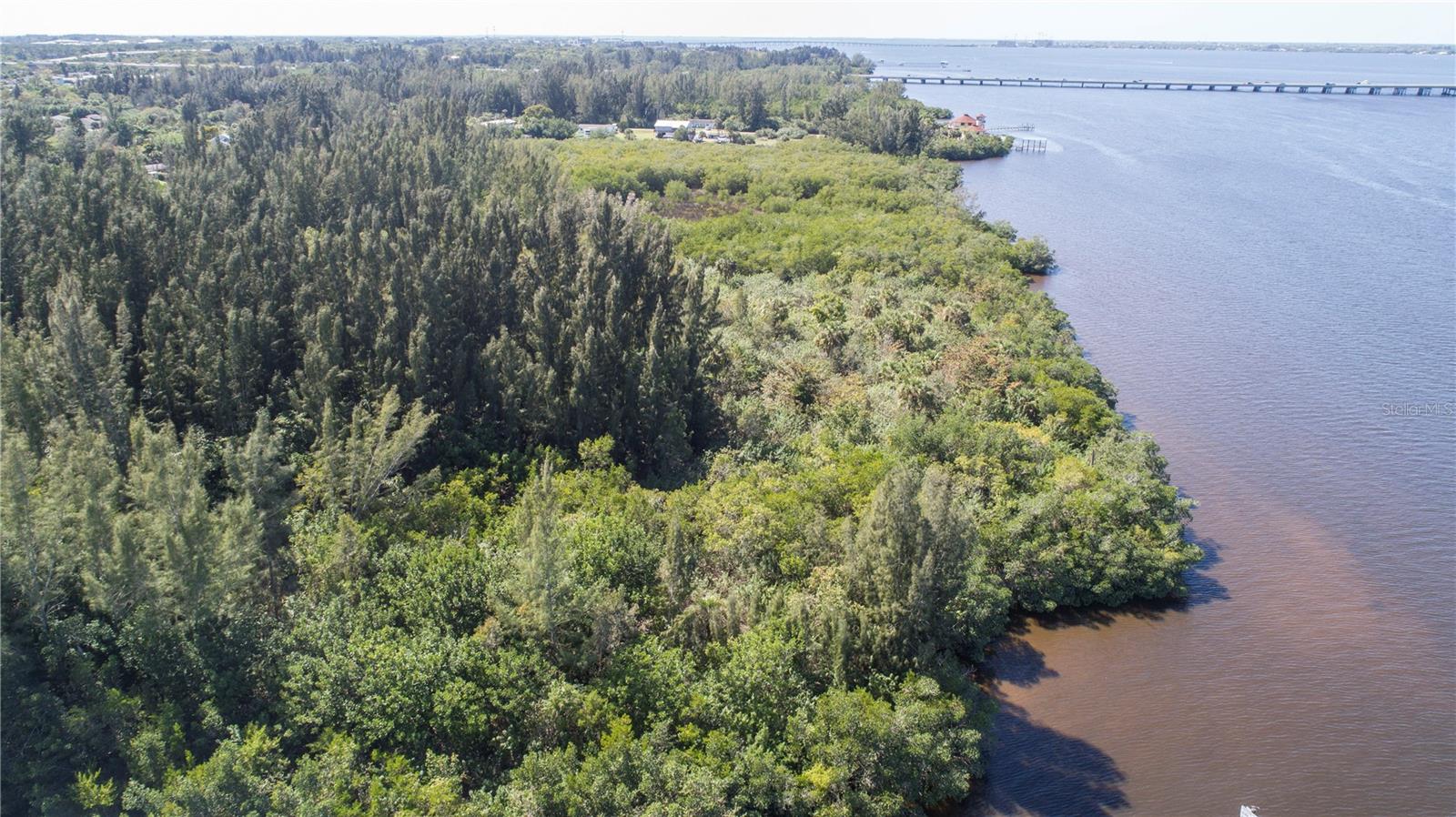 418 PEACE ISLAND DR