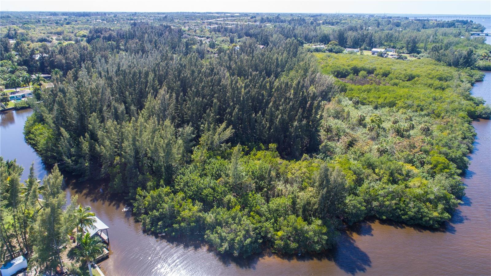 418 PEACE ISLAND DR